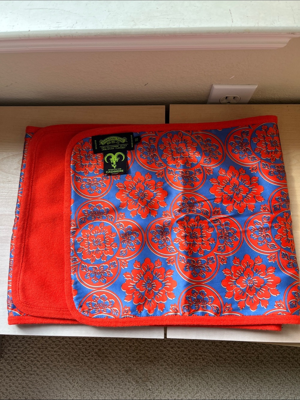 🍅🍊Shanghai Tang Floral Mongolian Cashmere + silk scarf NWOT